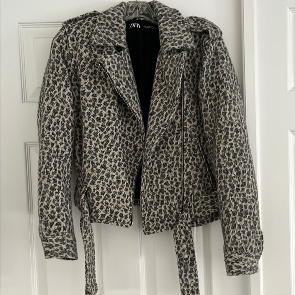 Zara Women's Leopard Print Jacket